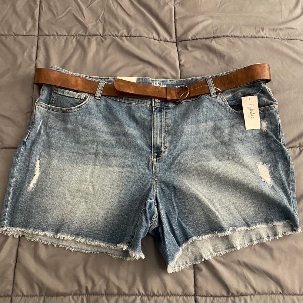Style & Co Seaside Blue Distressed Mid Rise Cutoff Shorts size 24W